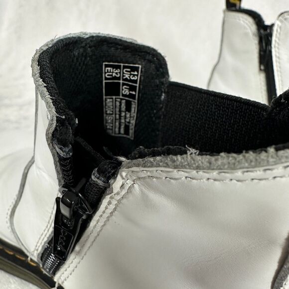 Dr Martens Youth Size 1 Chelsea Boots Ankle White Leather Zip Combat 2976J Docs - Picture 9 of 9